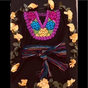 🌹💐 Beautiful Mexican Embroidered Blouses💐🌹